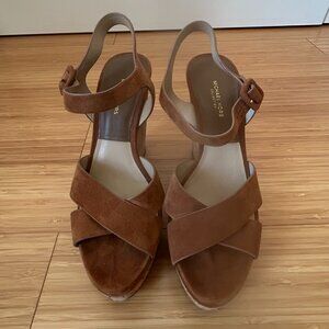 Michael Kors Women's Sz. 37 1/2 M Wedge Tan sandals